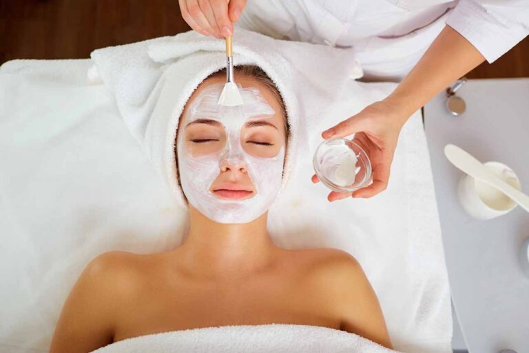 Razones para Incluir la Hidratación Profunda en Tu Rutina de Cuidado Facial